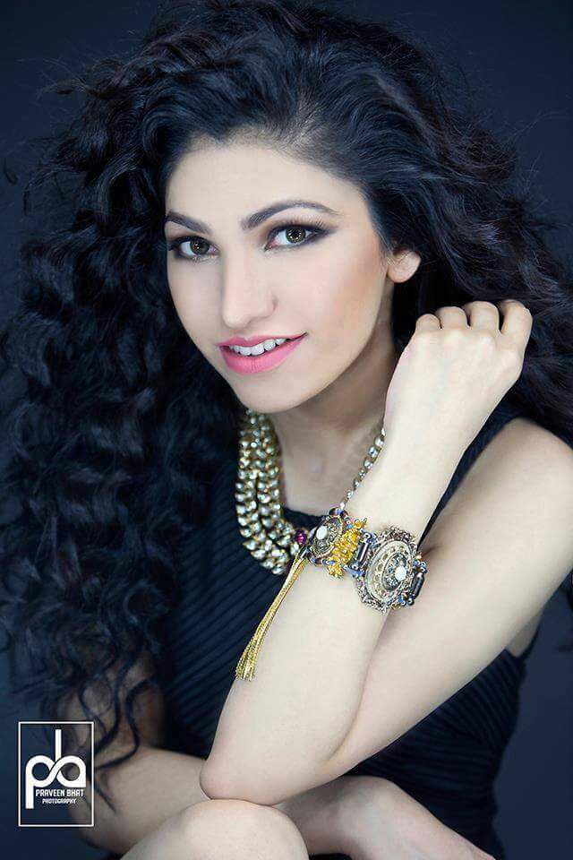 TULSIKUMARFANZ's tweet photo. Some times your music is the only medicine that our heart and soul need..
#ProudTKFan #TKFan #tulsikumarfc @TulsikumarTK We just love you ๐ https://t.co/yEaStV7imd