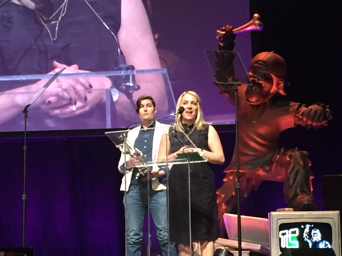 TechCrunch's tweet photo. Slack wins Best Startup at the #Crunchies https://t.co/oEEA2qWazh