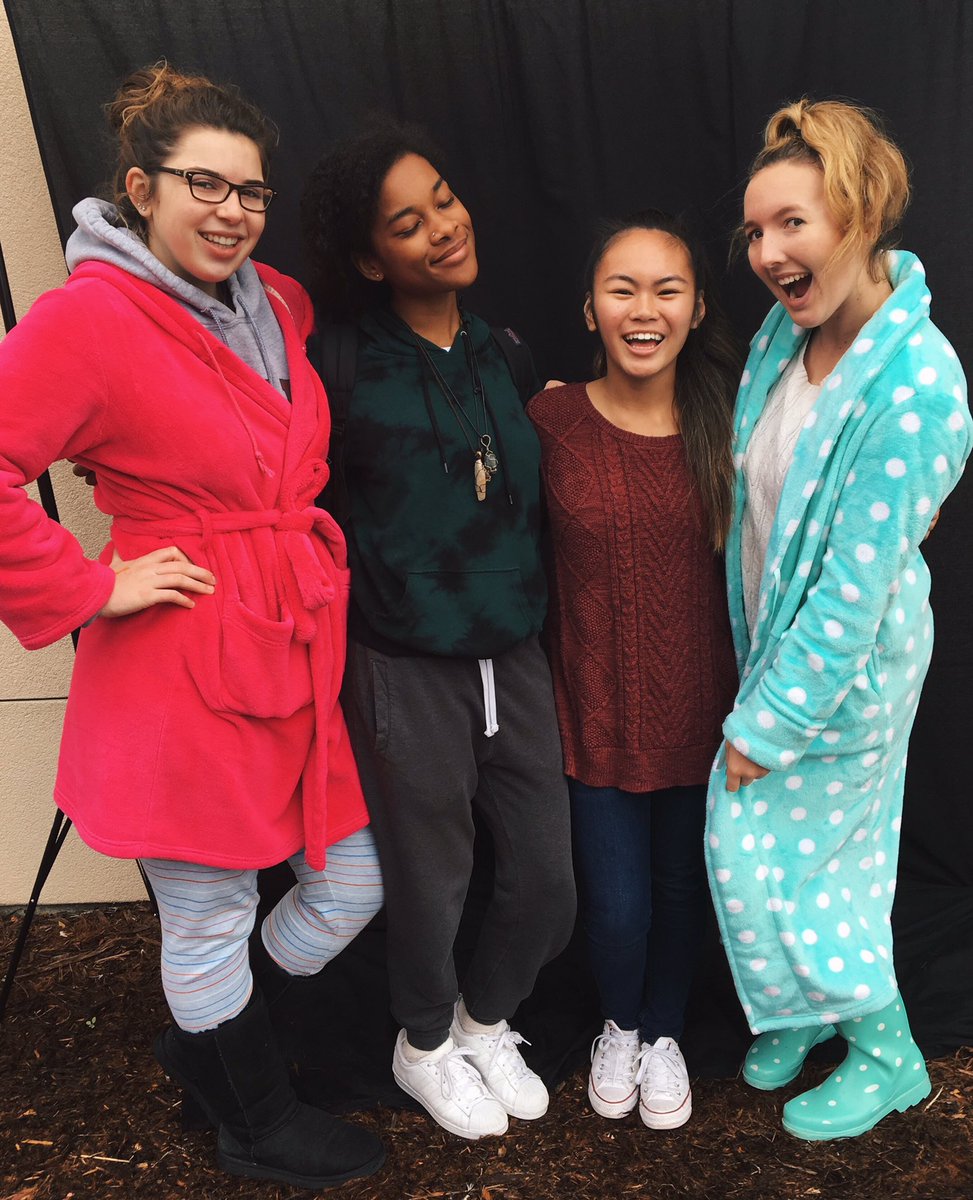noel_belle_'s tweet photo. @noel_belle_ 02/06/17 Day 1: #ClassyVsBummy #achswolves @tumble_for_alex @deb0rahjeanne https://t.co/BWDkDGSrIL