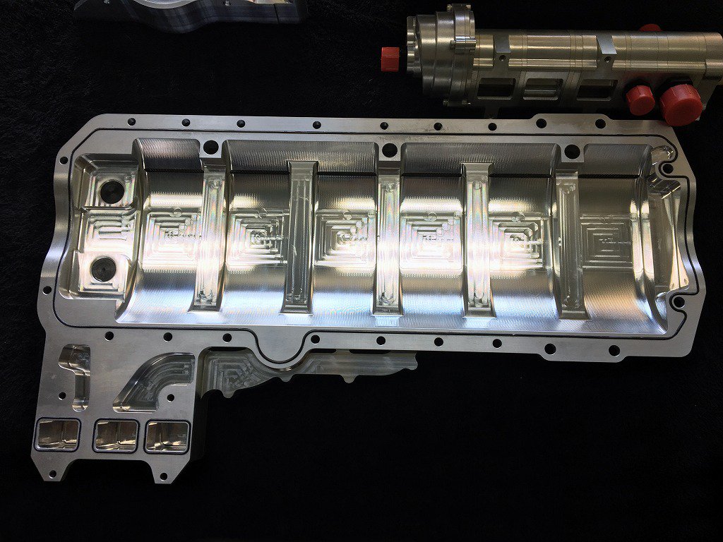 Minamotojpn's tweet photo. アメリカPower House Racing製ドライサンプキット到着!!
写真は2JZ用で、オイルとエアを分けるセパレーター付きです。
#powerhouseracing #daileyengineering #drysump #ドライサンプ #2JZ https://t.co/HCegq7FZga