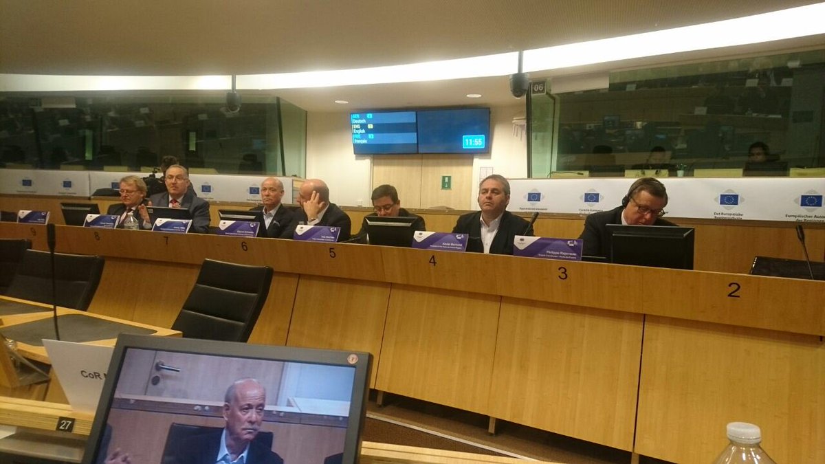 xavierbertrand's tweet photo. Présentation de @rev3 à l'@EU_CoR : les @hautsdefrance, une Région pilote de la troisième révolution industrielle, au service de l'#emploi. https://t.co/cAhUJlVt8u