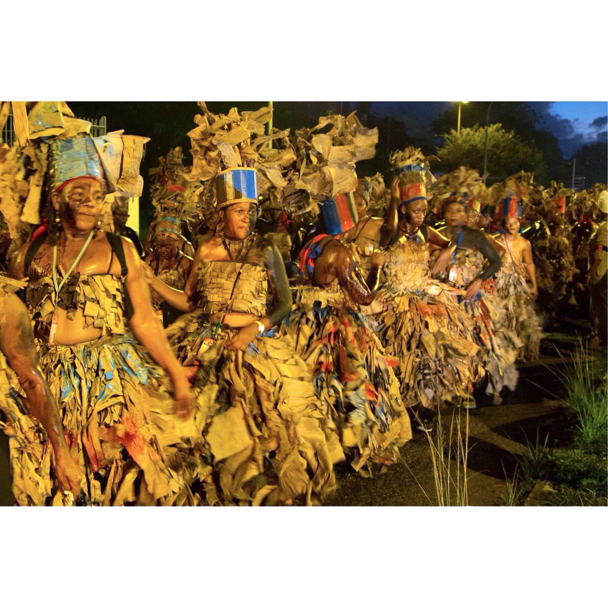 carlab_1idee's tweet photo. #couleurs et #musique pendant le #carnaval dans les rues de pointe à pitre @VILLEPAP @ilesGuadeloupe @Feeling_Guad @ig_guadeloupe_ https://t.co/7BIZ1AJTFd