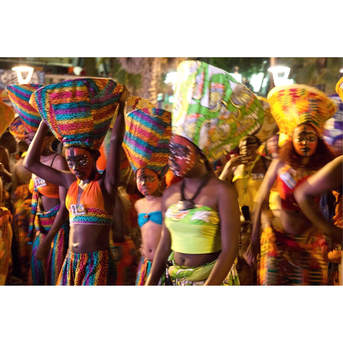 carlab_1idee's tweet photo. #couleurs et #musique pendant le #carnaval dans les rues de pointe à pitre @VILLEPAP @ilesGuadeloupe @Feeling_Guad @ig_guadeloupe_ https://t.co/7BIZ1AJTFd