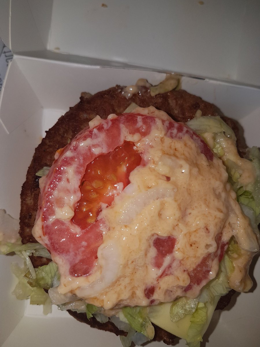 Andronica_M's tweet photo. @McDonalds_SA my big tasty sauce doesn't look right. It looks more mucousy than saucy. The manager here insists it's fine. It's not! https://t.co/oudq1bsPdn