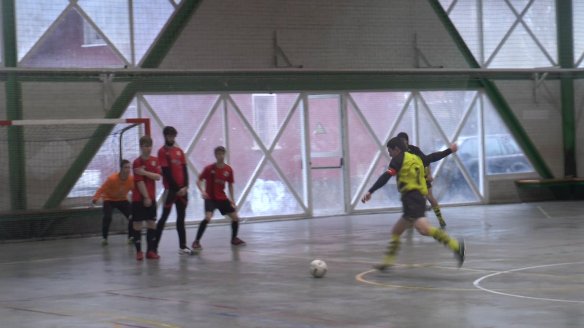 Hemen duzue derbi goierritarraren laburpena <a href="/EkhiZugasti/">Ekhi Zugasti Irizar</a> eta <a href="/ordoz13/">Jøn Ørdøzgøiti Jauregi</a> ren eskutik bit.ly/2kCQMd3  <a href="/BilkoinFT/">Bilkoin Legorreta FT</a> <a href="/zaldibiAFT/">Ausa Zaldibi F.K.K.</a>