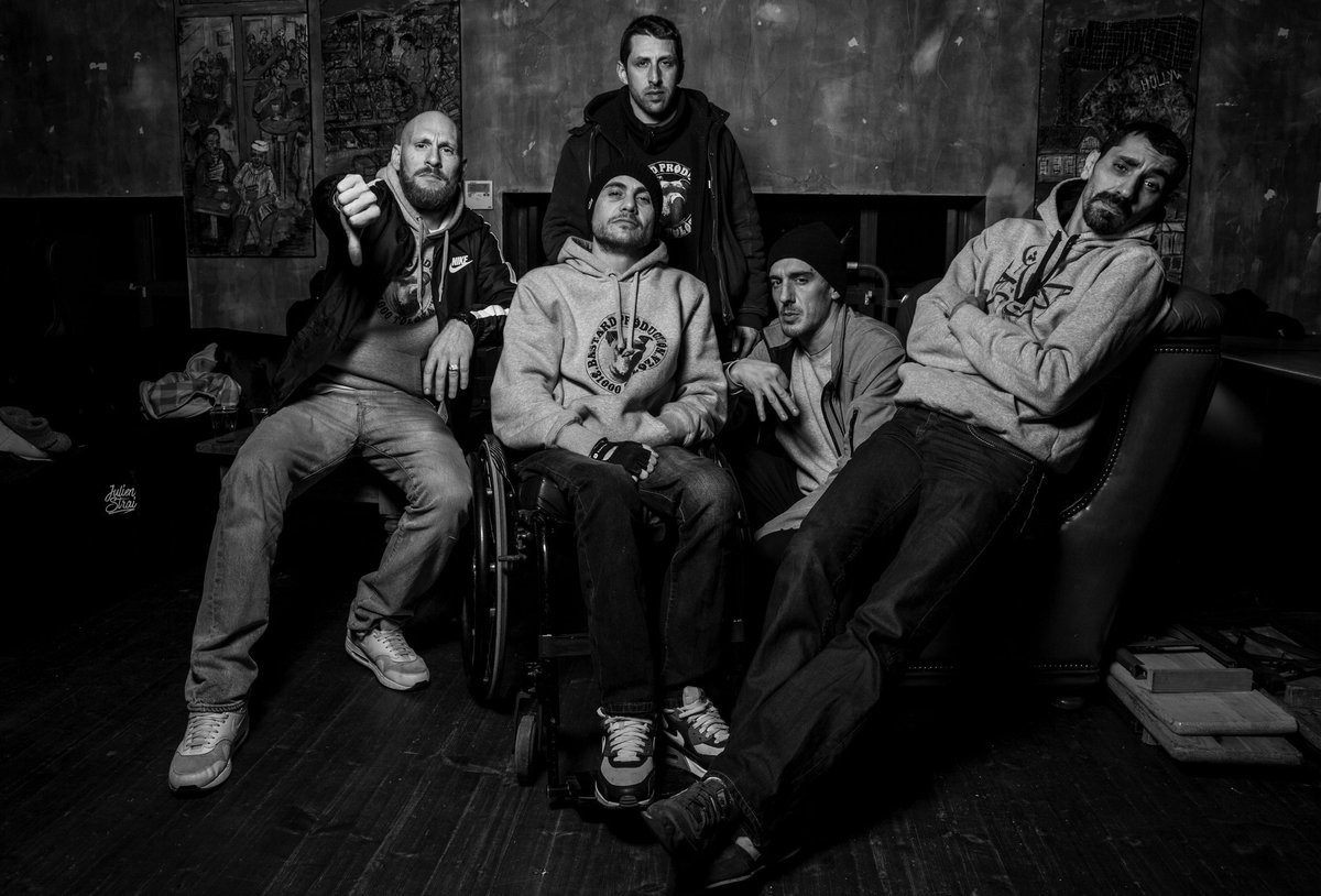 Ma meute de chien boiteux... l'album arrive vite ! <a href="/10vers/">10vers-bastard prod</a>  photo de @onefishprod