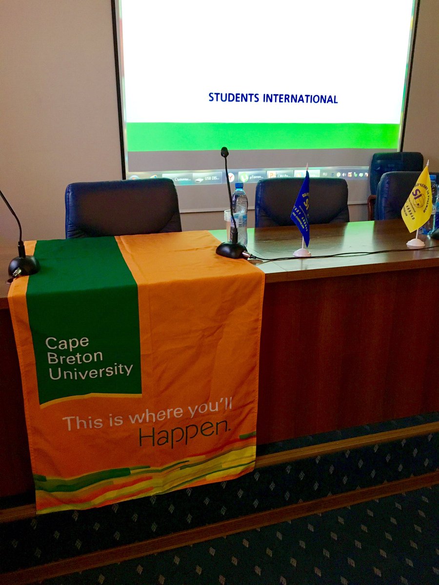Excited to speak with students at the Tomsk stop on the <a href="/StudTube/">Students International</a> roadshow!🇳🇱