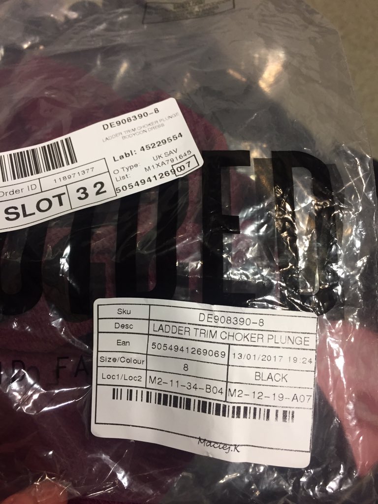 miahoyle's tweet image. Correct bagging... WRONG DRESS! @Missguided_help  order number 118971377
