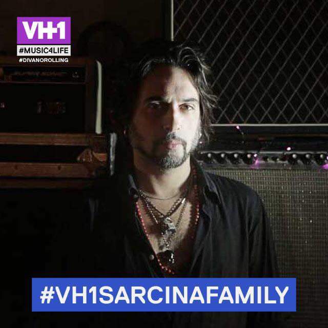 BabiMaison's tweet photo. #VH1SarcinaFamily in compagnia di @FraSarcina @ninfagreca @Rettore_ e tantissimi altri #ospiti per la #primaserata del #FestivaldiSanremo https://t.co/6uF2tBOFKc