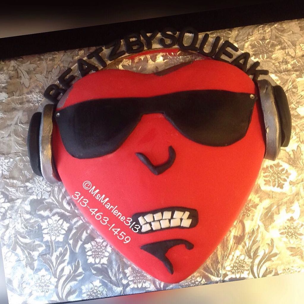 MsMarlenesCakes's tweet photo. BEATZ BY SQUEAK Logo Cake by #msmarlene313 #3134631459 #beatzbysqueak #logocake #customlog… https://t.co/q9ZJmQ3cpM https://t.co/iTY2EDPqjY
