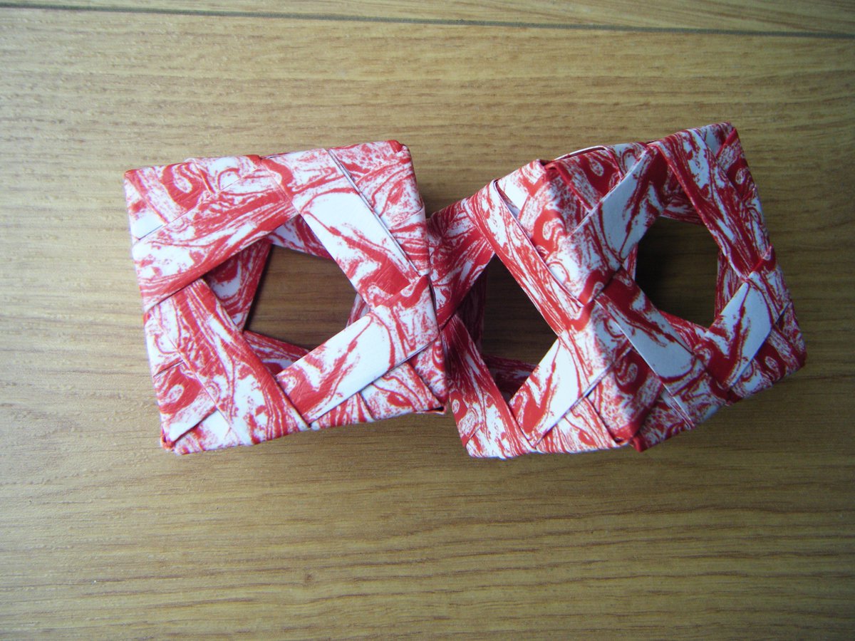 michasorigami1's tweet photo. #ThinkOutsideTheBox #origami #cube #würfel #selbstgemacht #marblepaper no cut no glue #itsafit https://t.co/jWqEFy8K2K
