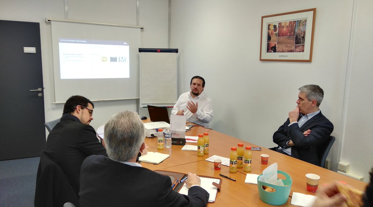 BeeMyBees's tweet photo. Petit déjeuner avec les consultants pour présenter la nouvelle plateforme Beemybees #transformationdigitale https://t.co/ZDMwWmPNYO