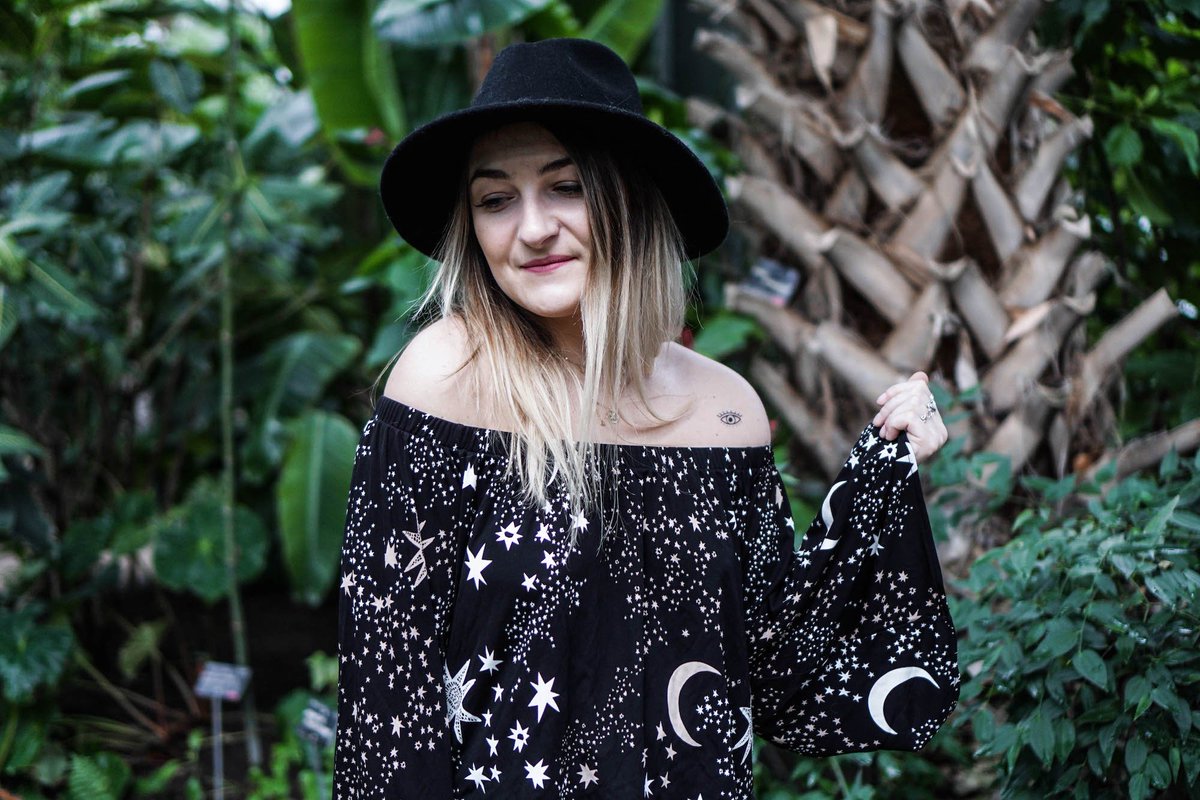 ParisGrenoble's tweet photo. Nouveau Look avec mon top étoilé @Ivyrevel // https://t.co/YdKG8rNwQf
Belle journée ♡ https://t.co/GxRjmt77AX