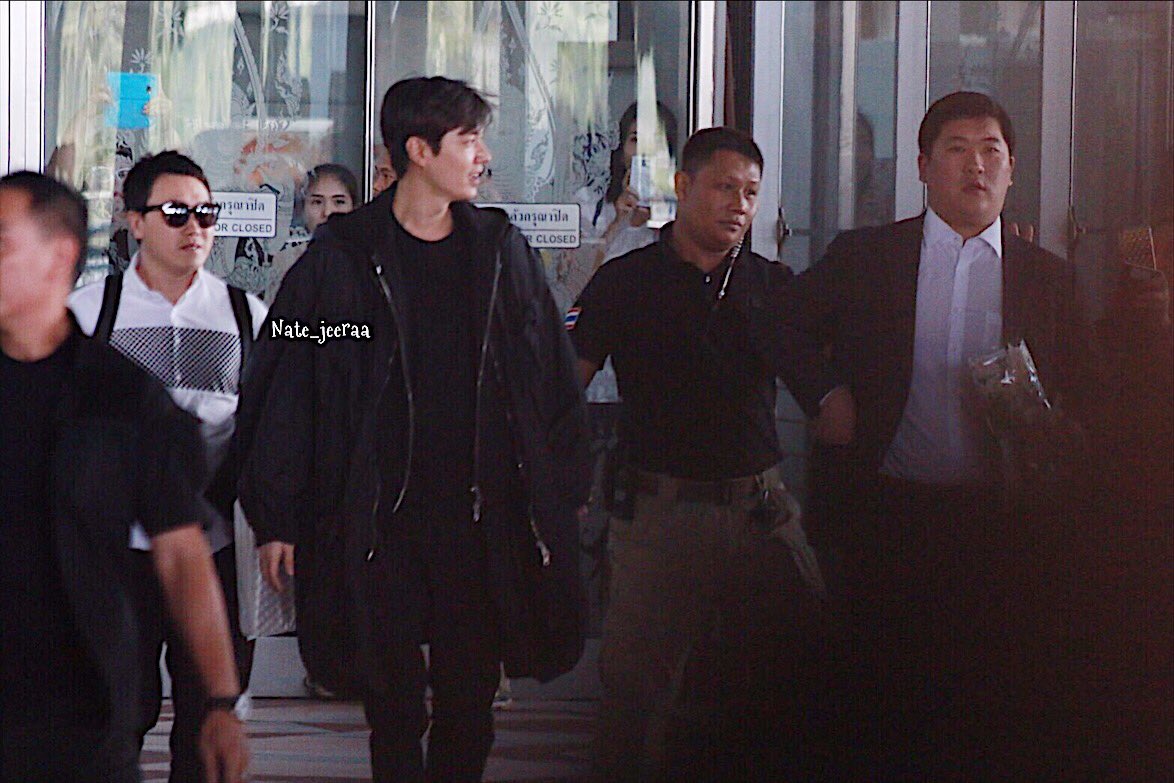 minoz_global's tweet photo. 2017.02.07 #LeeMinHo arrival in Thailand

© logo https://t.co/8KdGhhXMky