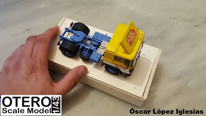 OteroScaleModel's tweet photo. Tractora #Pegaso Bocanegra de Leche Pascual. Edición especial limitada. Colección de Óscar López Iglesias. #escala43 modelo en resina. https://t.co/25mHrkdMT9