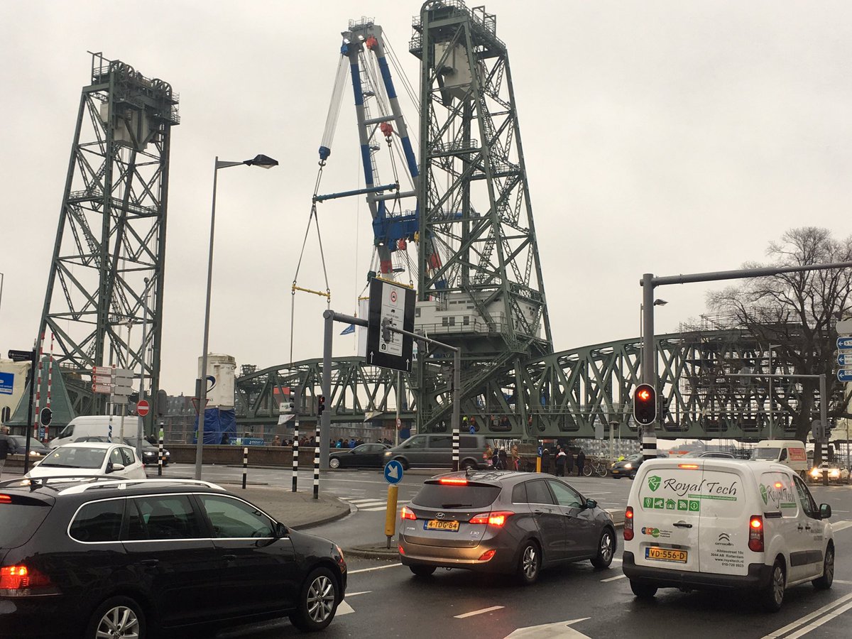NicoleMaaskant's tweet photo. Spannendddddddd! Bijna #hetVal weer op zijn oude vertrouwde plek! Koffie? (Of thee oid) wij zijn open! https://t.co/CScuPyDE8c