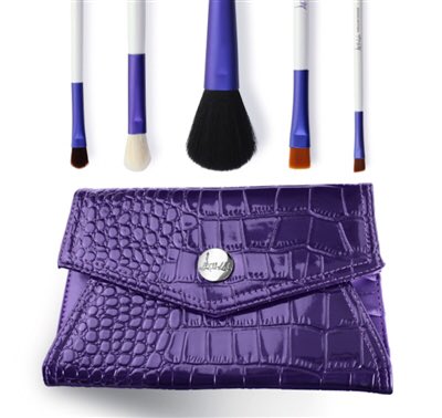KMTime_'s tweet photo. #perfectgift #ValentinesDay Get her high-end makeup brushes for your🎁VALENTINE! ❤️guaranteed to make her HAPPY! 😍😘👍🏼 https://t.co/WfFJAhshi0 https://t.co/LgFuKzawQi