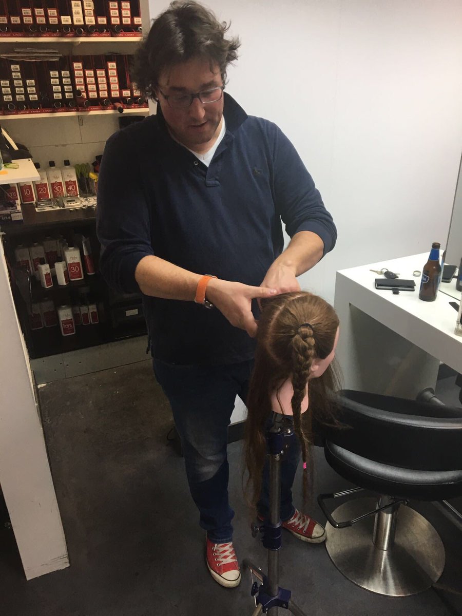 <a href="/W_Havermans/">Wilbert Havermans</a> <a href="/Frank3FM/">Francisco flores</a> <a href="/3FM/">3FM | We Want More!</a> ik vergat de foto... Wil jij geen vlechtje frank....😃😜