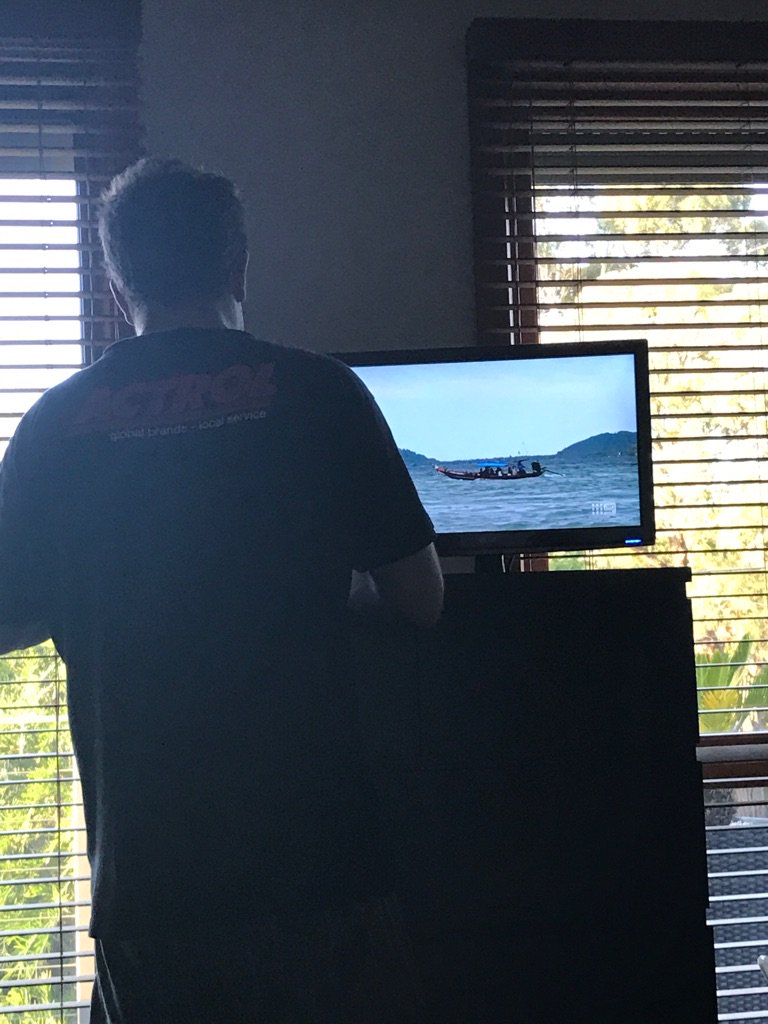 KirstyMac12's tweet photo. I come upstairs to watch - not only does he follow me, but then stands in front of the TV 😬 #movedude #marriedat3years #MAFS #9Married https://t.co/McO9tgShhD