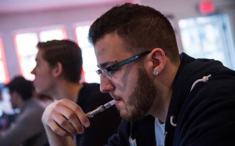 ewnupdates's tweet photo. [WEEKEND READ] 'Consuming e-cigarettes is much safer than smoking' https://t.co/Vq9SKsLUYG https://t.co/FxoLhKEs71