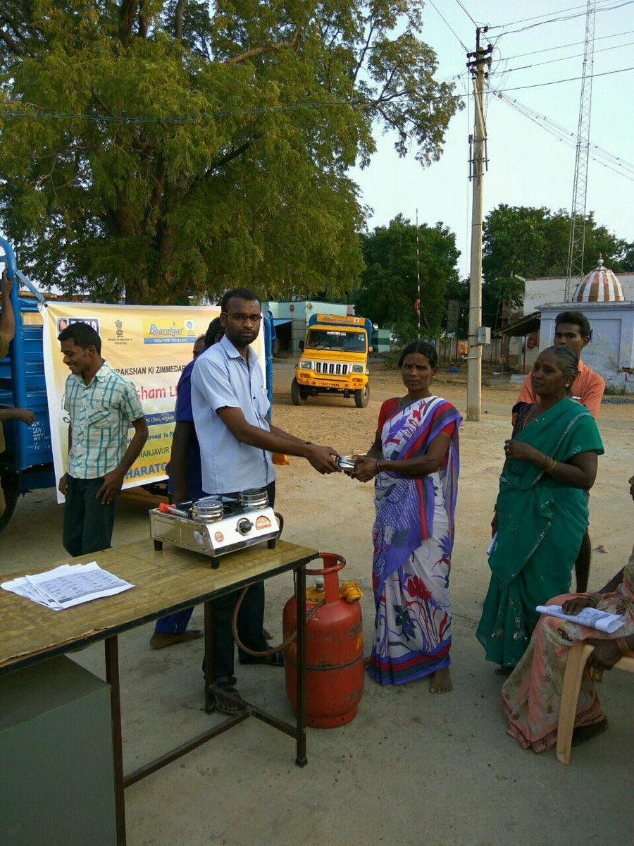 BharatgasVjay's tweet photo. Saksham 2017 -@BharatgasVjay @BPCLTanjore @bpcl_tanjorelpg https://t.co/zveCiuZBWH