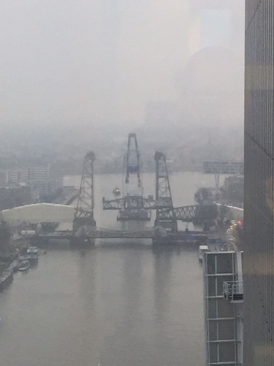 Hom4n's tweet image. Het val van de #Koningshavenbrug wordt vandaag teruggeplaatst in #Rotterdam #Hef #Hefbrug #lift-bridge