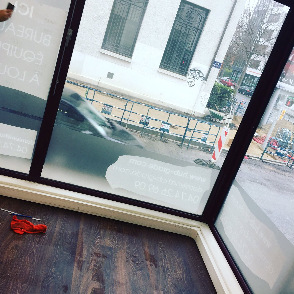HubGrade's tweet photo. En cours d'installation... #surprise #peauneuve #bureau #entrepreneur #startup #teamhubgrade #ovlmd #workinprogress https://t.co/OYA58iaJZ5