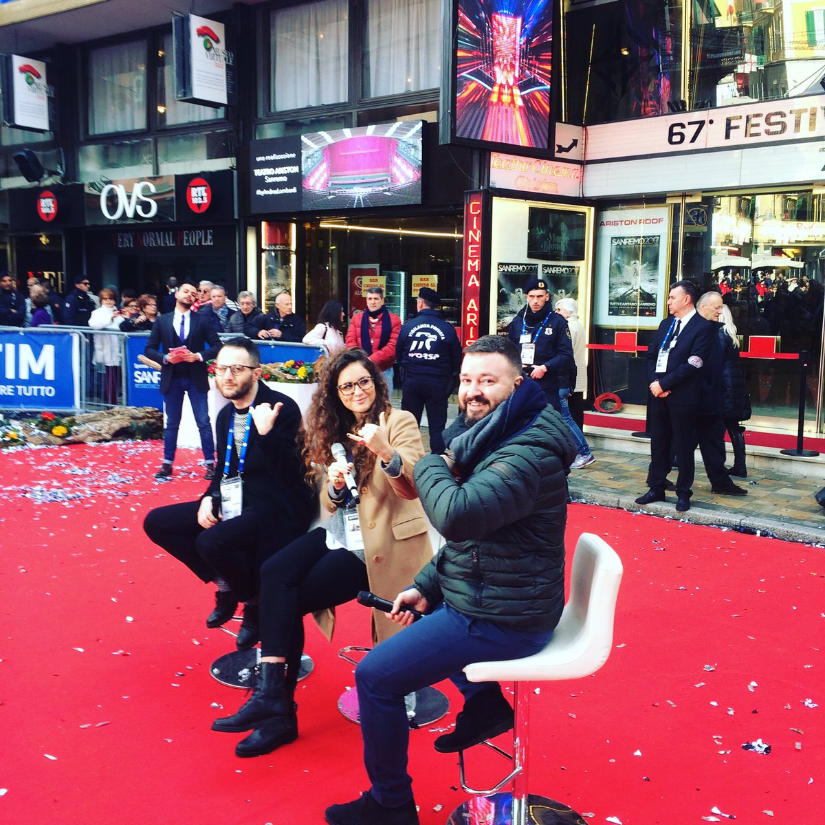 Antoluppoli's tweet image. Amichetti in tv a #storievere #Liberoce #belliebravi #sanremo2017