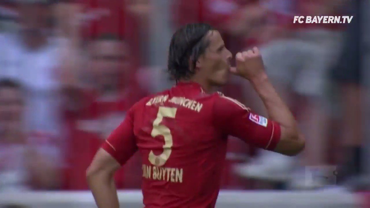 Happy Birthday, Daniel Van Buyten!   Who remembers this goal against HSV? 