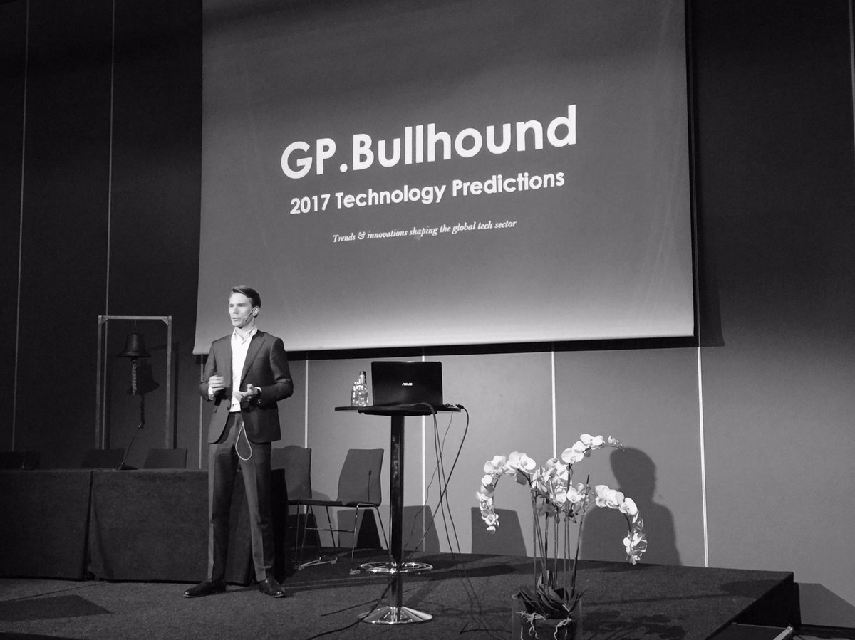 #Technology predictions by keynote <a href="/CJWessberg/">Carl Wessberg</a>: AI, user gen. content, e-sports &amp; VR on the rise w. millennials #connect2capital