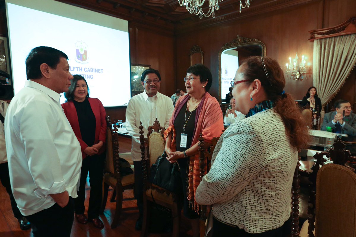 ANCALERTS's tweet photo. Left-leaning cabinet members in cabinet meeting despite Pres Duterte's decision to scrap peace talks | via @willardcheng (Photo: Palace) https://t.co/ahRyu28svL