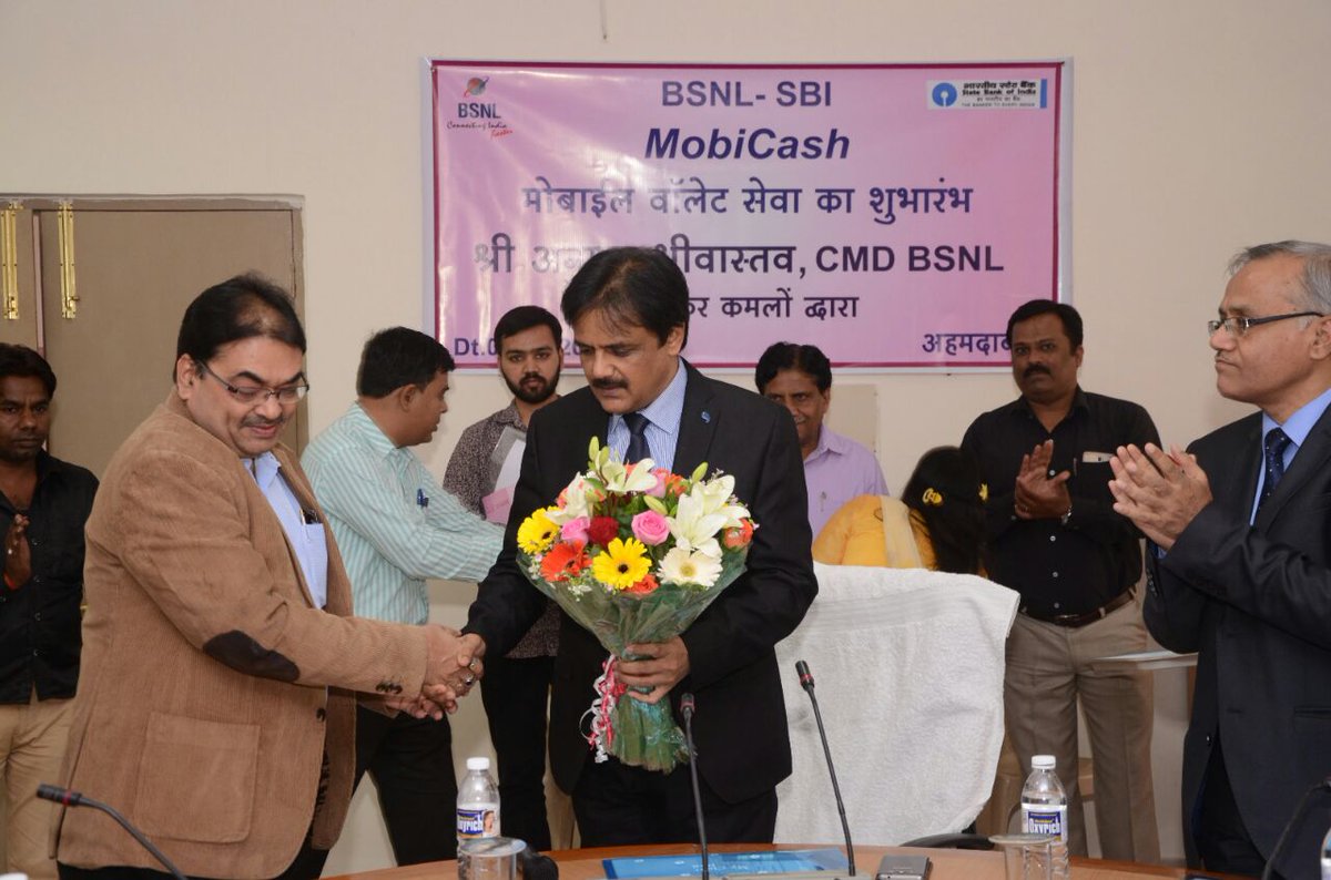 CMDBSNL's tweet photo. Inaugurat'd the #MobiCash eWallet by @BSNLCorporate &amp; @TheOfficialSBI in Ahmedabad @BSNL_GJ yest. Citizens of Gujarat should try the service https://t.co/Wn3i60Gbz5