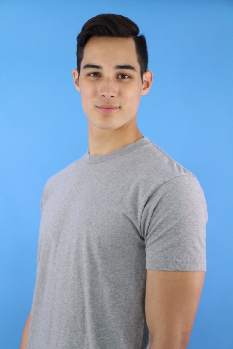 Sharing another studio photo ni Tanner at the agency :D Clean look!! #PBBPADALUCKCORNER