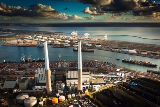 SignifyFrance's tweet photo. Découvrez la mise en lumière des cheminées du Havre en direct ce soir sur le compte @EDF_Le_Havre ! https://t.co/geDuyShiUJ #Lehavre500ans https://t.co/F6qf1YdNpb