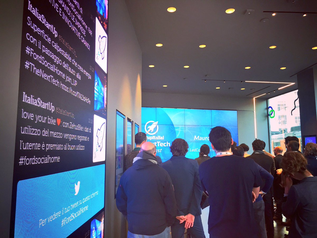 University_ita's tweet photo. Bel dibattito su #SmartMobility in #FordSocialHome con @forditalia e @startup_italia! 💡⚡️🚴🏻 https://t.co/x5mswTLmel