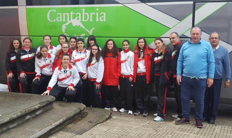 RFCF_es's tweet photo. 👧🏼🚎| Nuestra Sub-17 femenina de #Futsal, rumbo a Cataluña para disputar el Cto de España. ¡ÁNIMO chicas, mucha SUERTE! ¡🍀,💪🏽! https://t.co/jlsBe6mIwr
