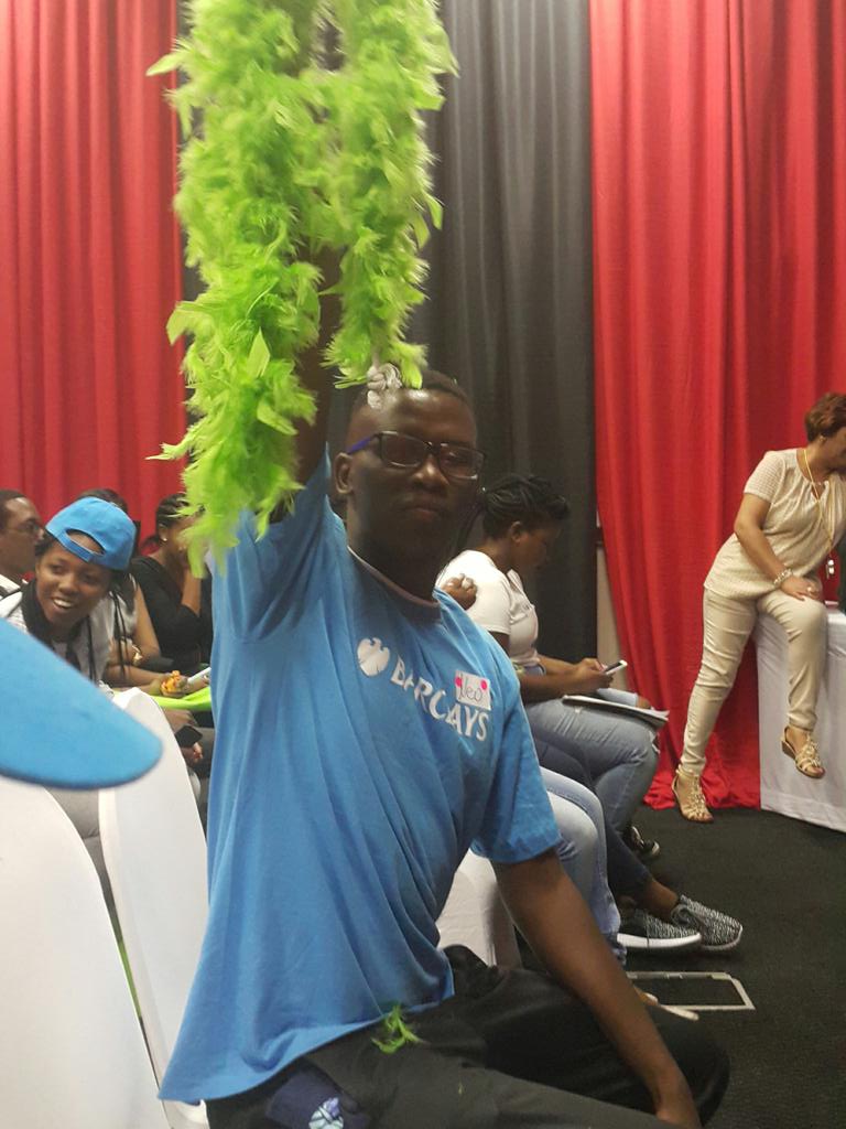 GREENDAYPARTY's tweet photo. Campaigning doesn't stop when you believe in your cause @TheRealNozi #GreenDayParty #NeoForPresident #WhenLastDidYouHaveAGreenDay https://t.co/kAhznPLN4S