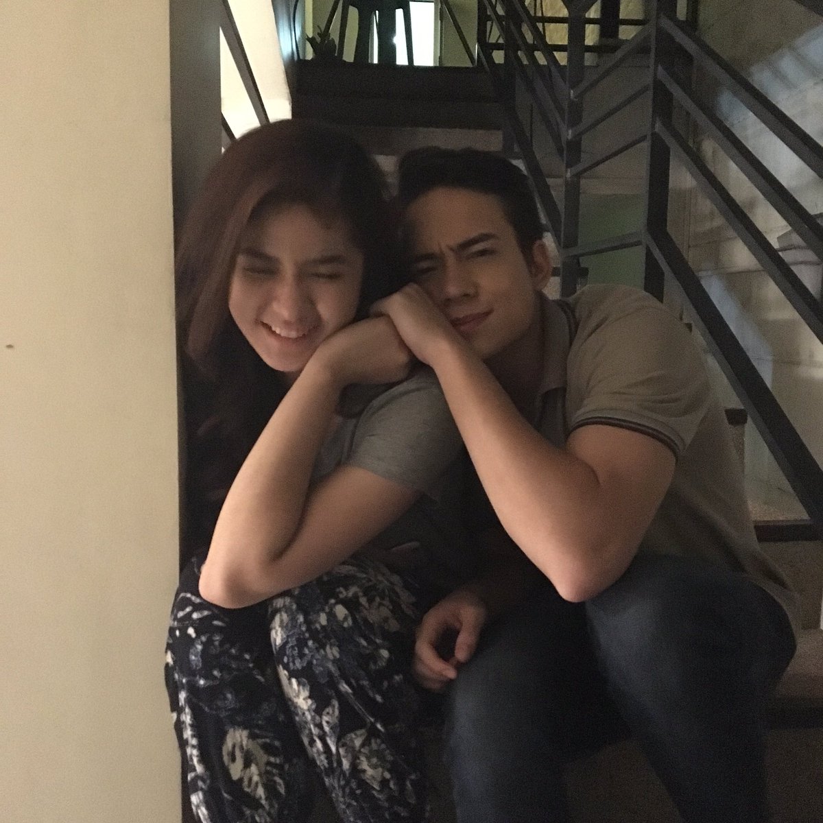 jmsnblake's tweet photo. #WansaMyHairLady last taping day. I'll miss you Goldie 😘💛 @iamAndalioLoisa https://t.co/1dMJrW7DFk