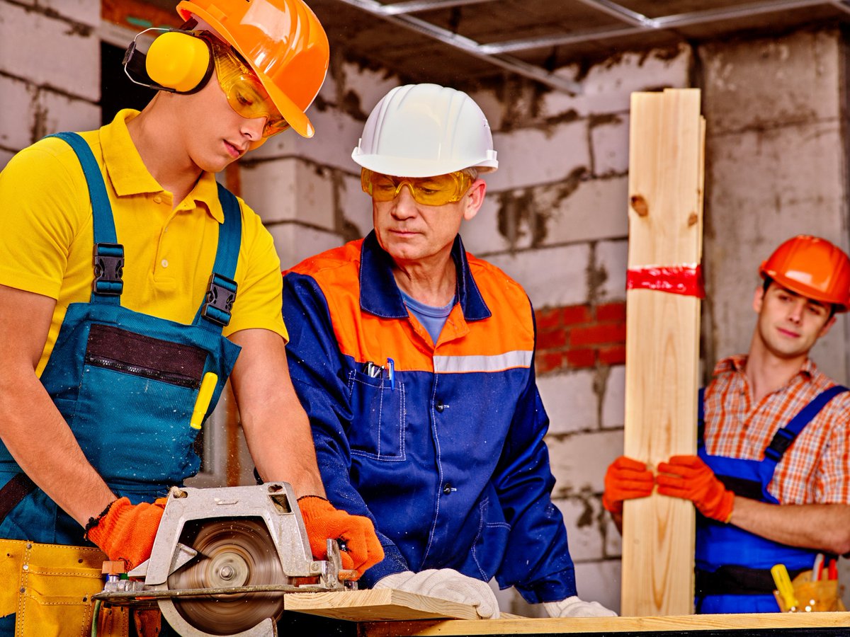 How older workers can benefit business bit.ly/2kNqM0q  #OlderPeoplesDay