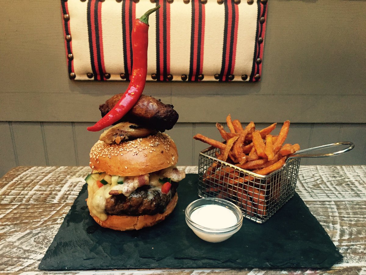 IzzyCheshire's tweet photo. Introducing #TheSuburbsBurger at @thesuburbsCH2
#WeLoveHoole
#RudeFood
@thenga_ya
#GetItInMe π https://t.co/fKsZPqP0Tw
