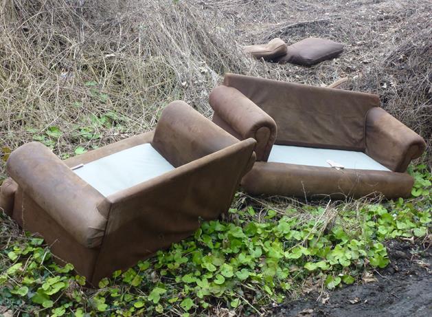 DoverMercury's tweet photo. Scourge of flytipping in Dover.
https://t.co/a0kyp8JmNT https://t.co/goLvEl98Qe