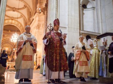 dioceseoflondon's tweet photo. London said goodbye to Bishop Richard at @StPaulsLondon #lightoftheworld #BF2L #BishopsFarewell2London https://t.co/P1l0iqTGVF https://t.co/m1ke7BYtc4