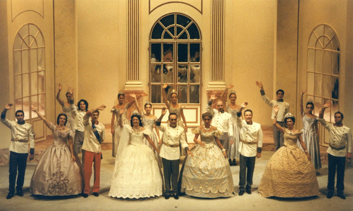 TeatroAlighieri's tweet photo. #operetta Ritmo, vivacità ed eleganza dell’allestimento scenico per #LaPrincipessaSissi di #Abbati, questa sera ore 21 https://t.co/9lTXNNigD7