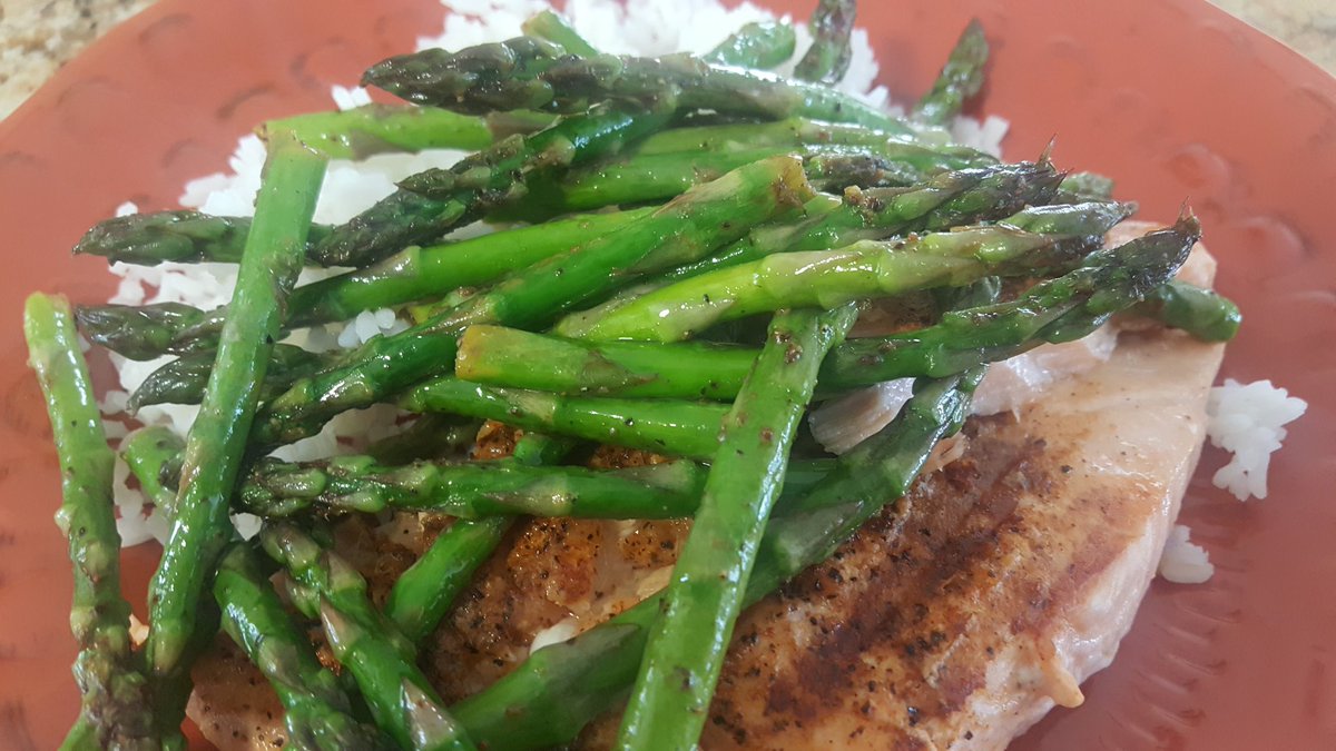 Goodthingslocal's tweet image. Consistently is key!!!!! Clean eating and hard core work in the gym on the daily=results