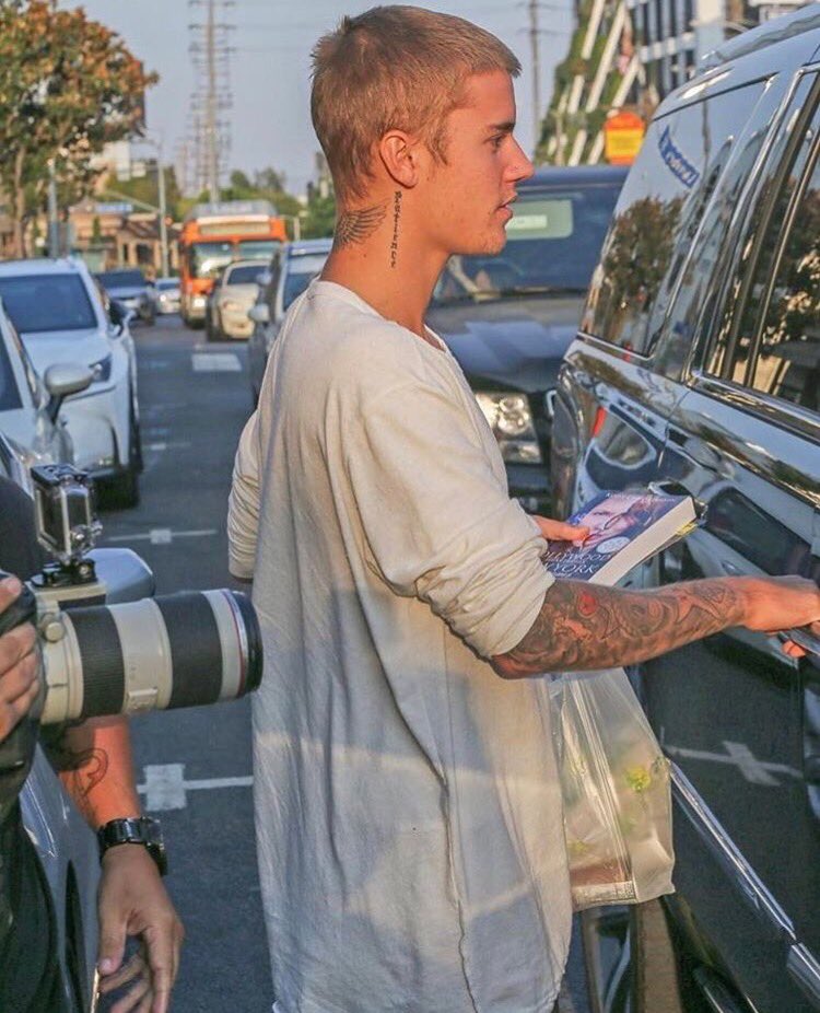 beliebergirl94x's tweet photo. ninety two #iHeartAwards #BestFanArmy #Beliebers https://t.co/oOzSXO6z06