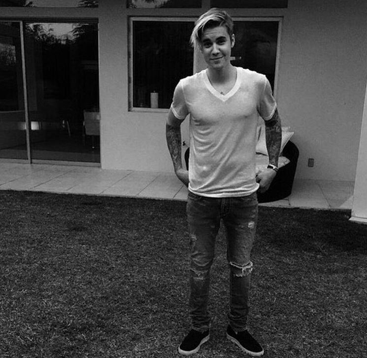 beliebergirl94x's tweet photo. ninety three #iHeartAwards #BestFanArmy #Beliebers https://t.co/upfHBXPD07