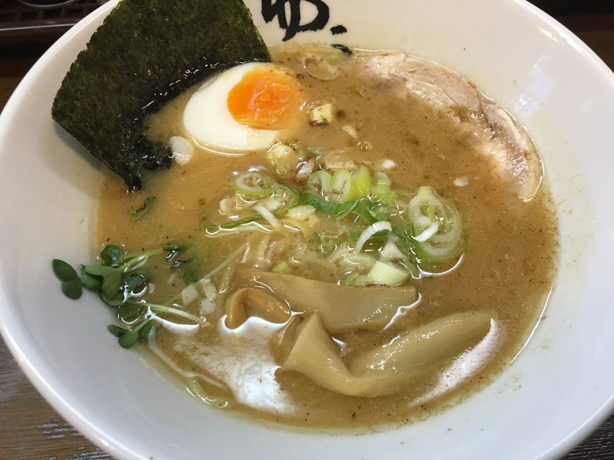赤羽ゆうひ屋 Ar Twitter もうすぐ17周年 最初のメニューはラーメン チャーシュー麺 特製ラーメンの3つしかありませんでした 淡麗煮干 ラーメンの人気におされて目立ちませんが 1番改良を重ねて今でも進化し続けているのが豚骨魚介の醤油ラーメンなんですよ 赤羽ゆうひ屋 Ar Twitter もうすぐ17周年 最初のメニューはラーメン チャーシュー麺 特製ラーメンの3つしかありませんでした 淡麗煮干 ラーメンの人気におされて目立ちませんが 1番改良を重ねて今でも進化し続けているのが豚骨魚介の醤油ラーメンなんですよ