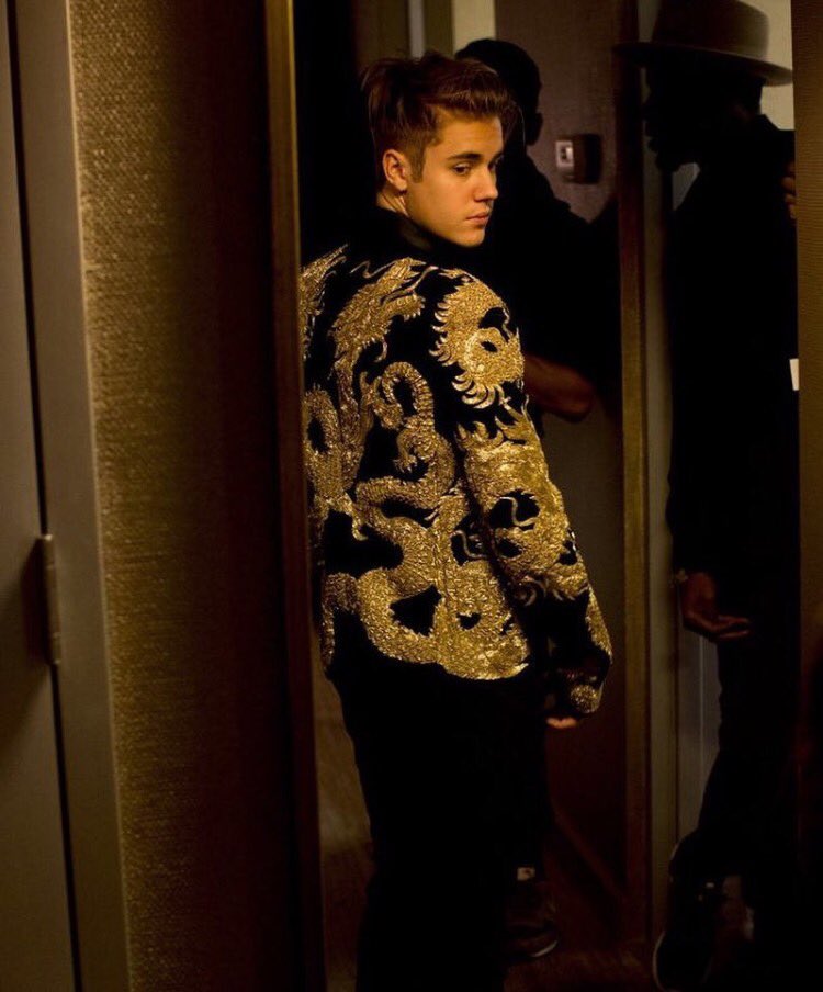 beliebergirl94x's tweet photo. eighty five #iHeartAwards #BestFanArmy #Beliebers r https://t.co/XyGTjIE7lS