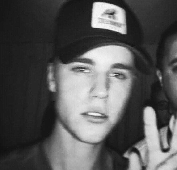 beliebergirl94x's tweet photo. eighty five #iHeartAwards #BestFanArmy #Beliebers r https://t.co/XyGTjIE7lS