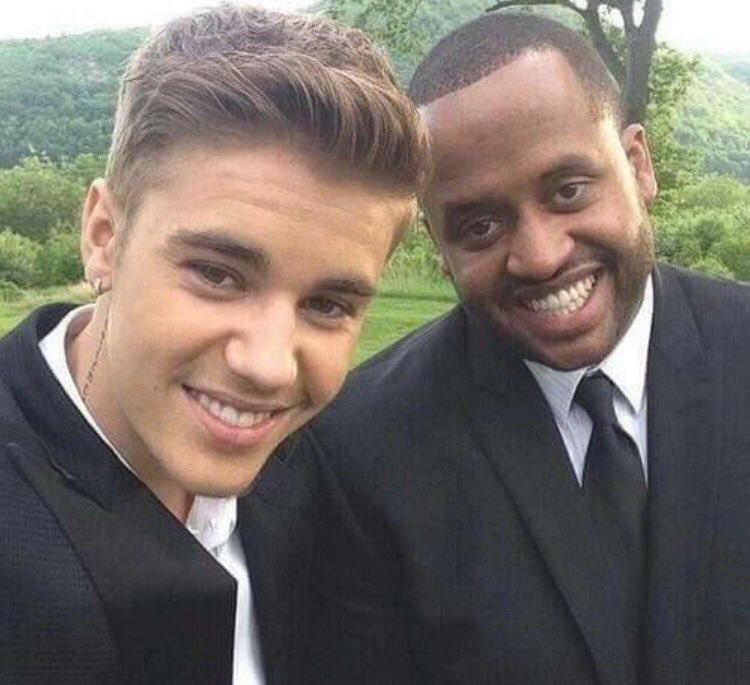 beliebergirl94x's tweet photo. eighty six #iHeartAwards #BestFanArmy #Beliebers https://t.co/ZMVvRKlJBo